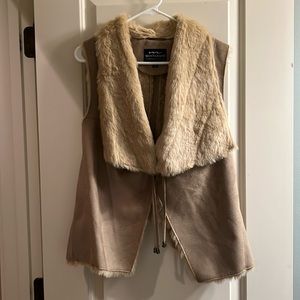 MontanaCo tan suede fur vest size M